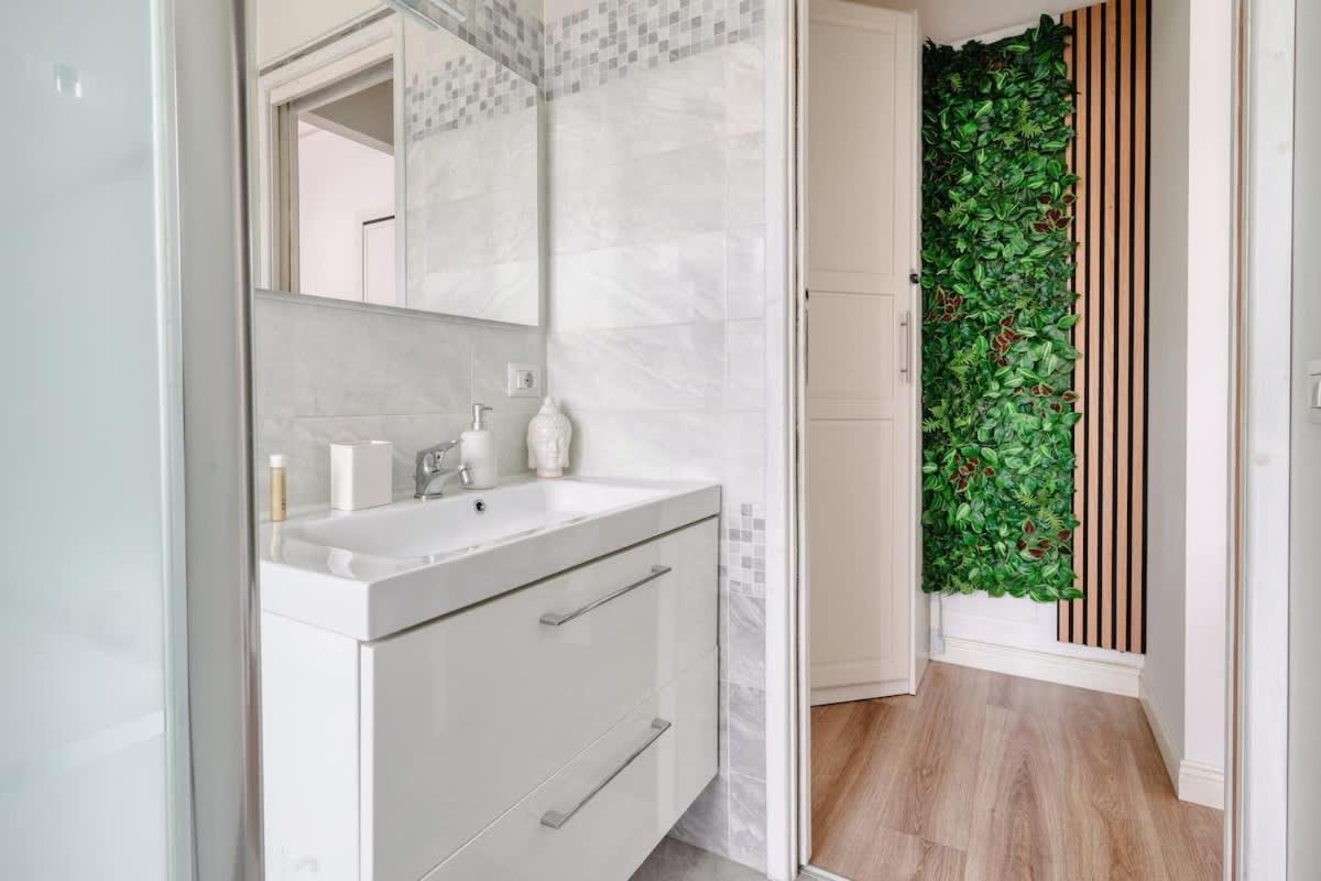 Oasis Suite - Subway 50 Meters Just 5 Minutes From Duomo Milan Extérieur photo