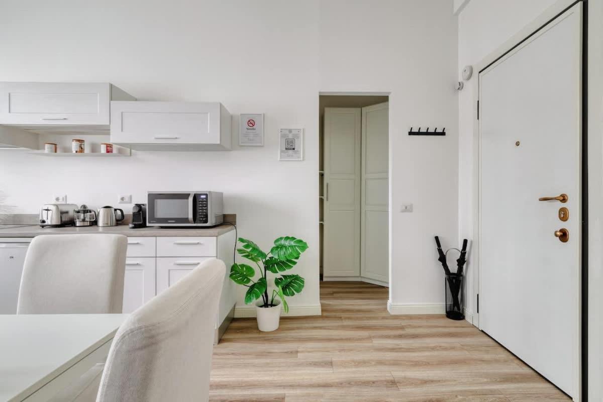 Oasis Suite - Subway 50 Meters Just 5 Minutes From Duomo Milan Extérieur photo
